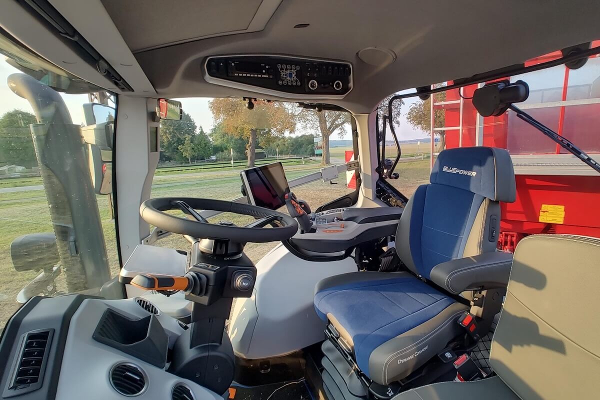 I nuovi T7 SWB offrono maggiore comfort e funzionalità grazie a una cabina più spaziosa e a un maggiore spazio di stivaggio